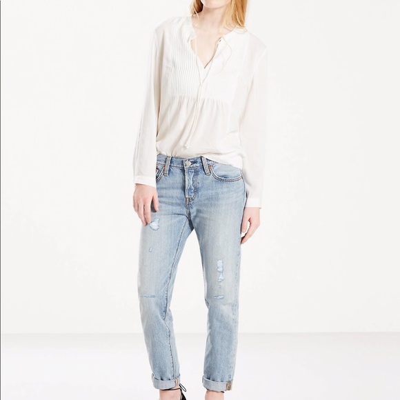 Levi's Denim - NEW WITH TAGS Levi light wash jeans